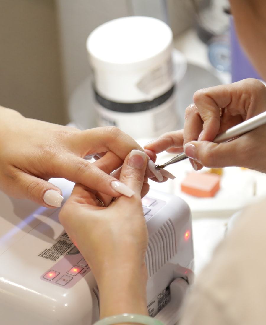 On-hand nail style 1